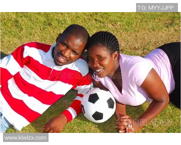 非洲足球明星与他们的美丽妻子们的幸福生活揭秘
